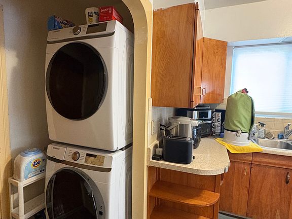 4th image of 1239 Brookside Dr