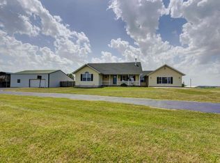 100 Shelbrae Ln, Clever, MO 65631