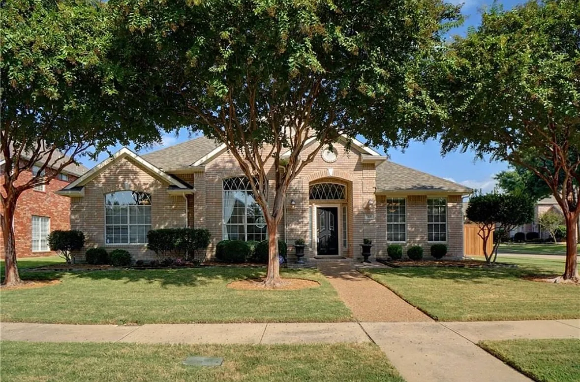 4 bed, 2577 sqft, $3,399 — Photo 1