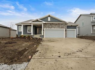 1824 NE Griffin Dr, Lees Summit, MO 64086