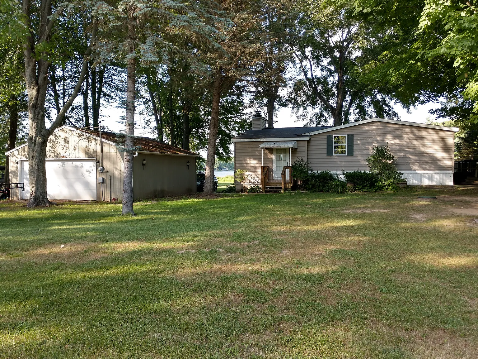 10259 Poplar Dr NE photo 1