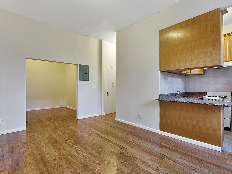 1st image of 204 8th Ave APT 5R