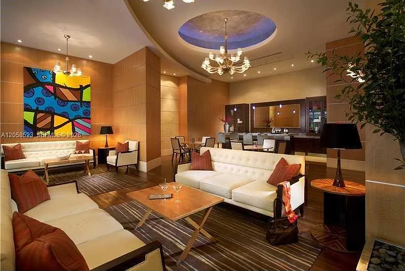 244 Biscayne Blvd #250