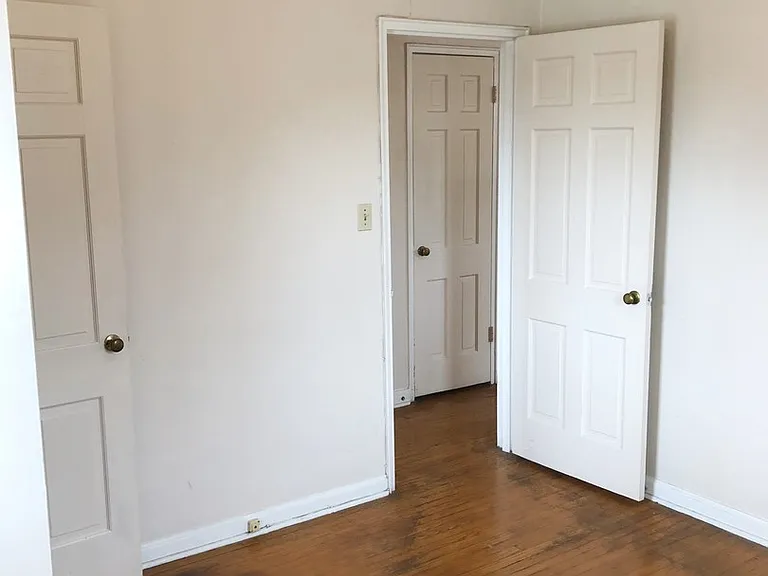 Nola Court Apartments — Photo 21