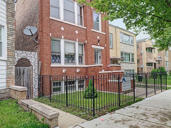 3rd image of 5422 W Wrightwood Ave