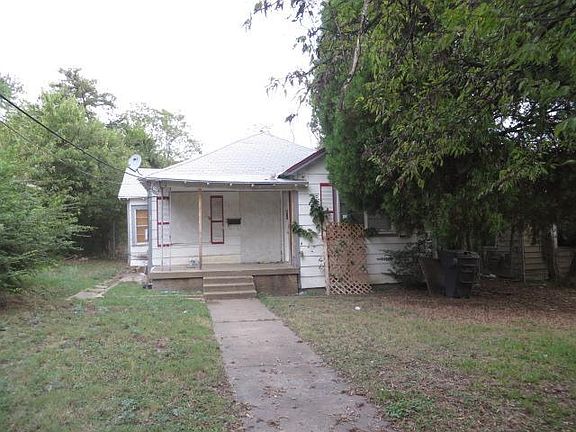 2nd image of 1515 Hudspeth Ave