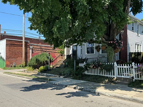 2nd image of 538 Reinhard Ave #538