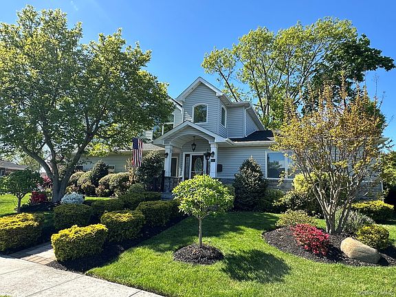 3rd image of 752 Kensington Court