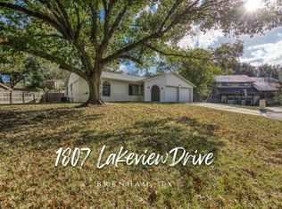 1807 Lakeview Dr, Brenham, TX 77833