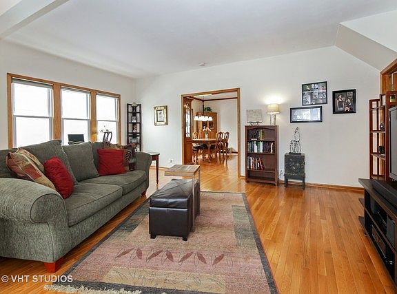 2nd image of 528 Arlington Ave