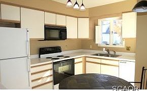 4th image of 10 Henlopen Gdns