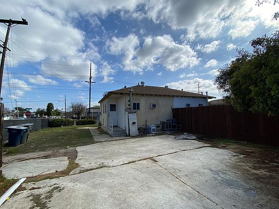3rd image of 1944 E Lincoln Ave