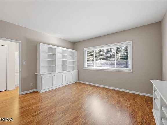 4th image of 4935 Rivoli Dr APT F