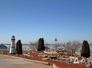100 Harbor Pointe Dr, East Peoria, IL