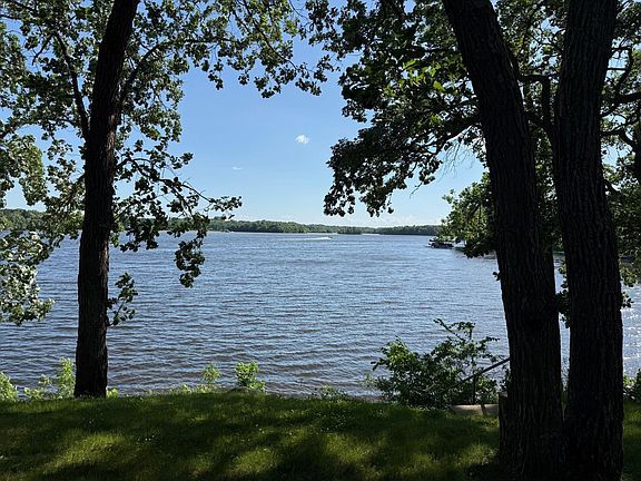 3rd image of 16223 Oster Point Rd