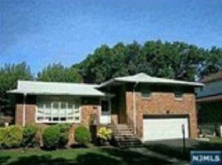 1067 Harvard Pl, Fort Lee, NJ 07024