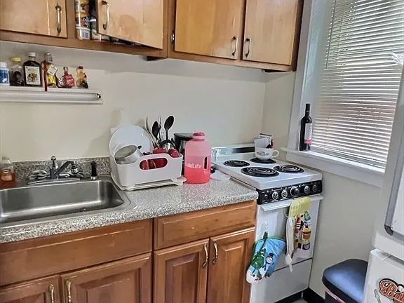 4th image of 1476 Beacon St #22