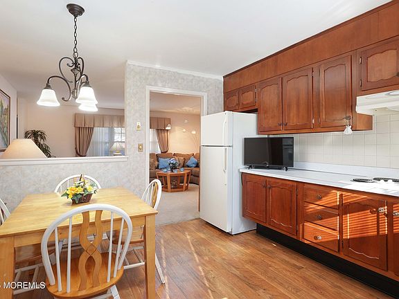 4th image of 645A Plymouth Drive