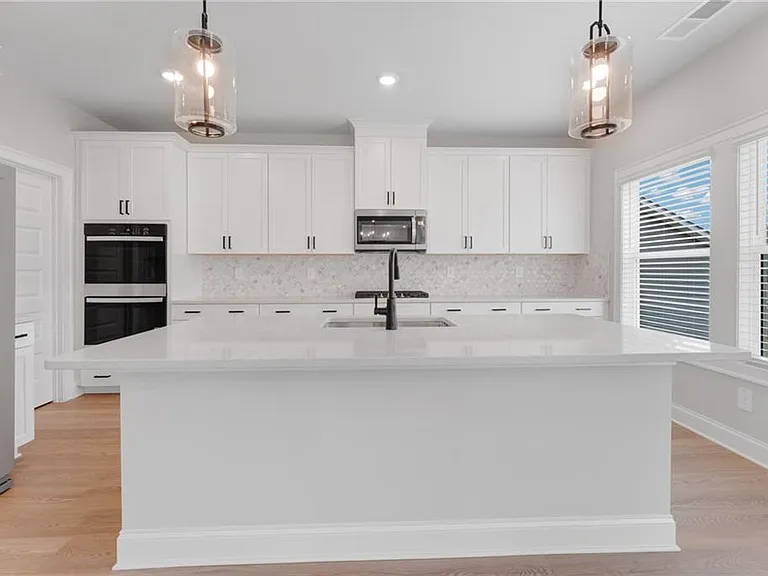 3089 Sweet Red Cir — Photo 14