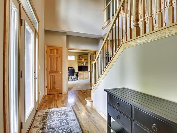 2nd image of 527 Fairhaven Dr