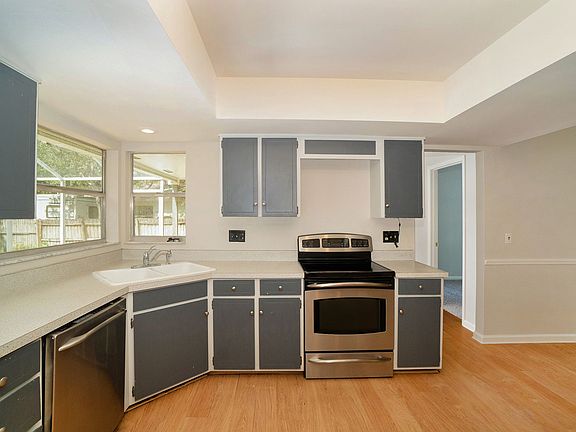 2nd image of 130 Ludlow Dr