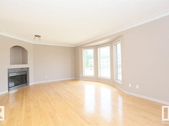 3rd image of 10903 8th Ave SW