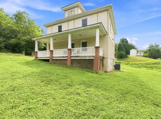 226 7th St, Madison Heights, VA 24572