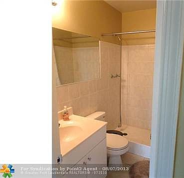 3rd image of 5720 NE 22nd Way APT 424