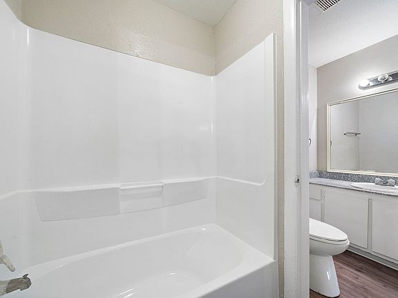 4th image of 2202 16th Ave N #10