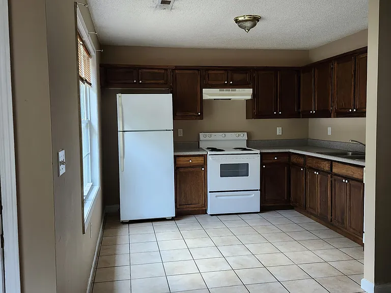 3507 Vista Trl — Photo 3
