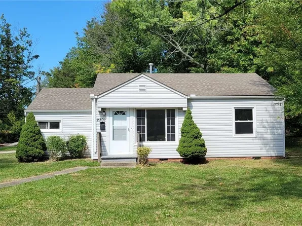 2301 Greenvale Rd, Cleveland, OH 44121