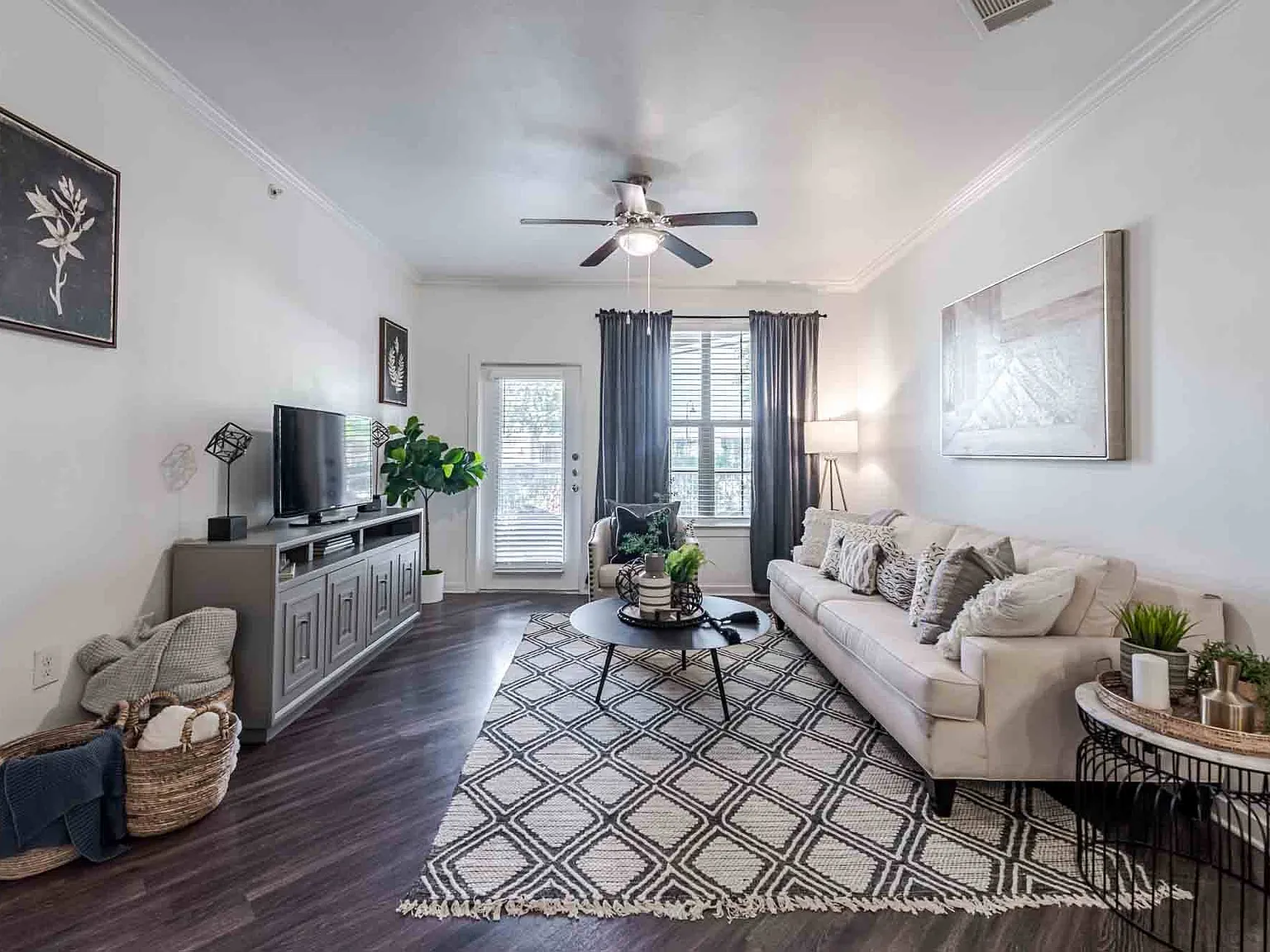 95twenty Apartments — Photo 3