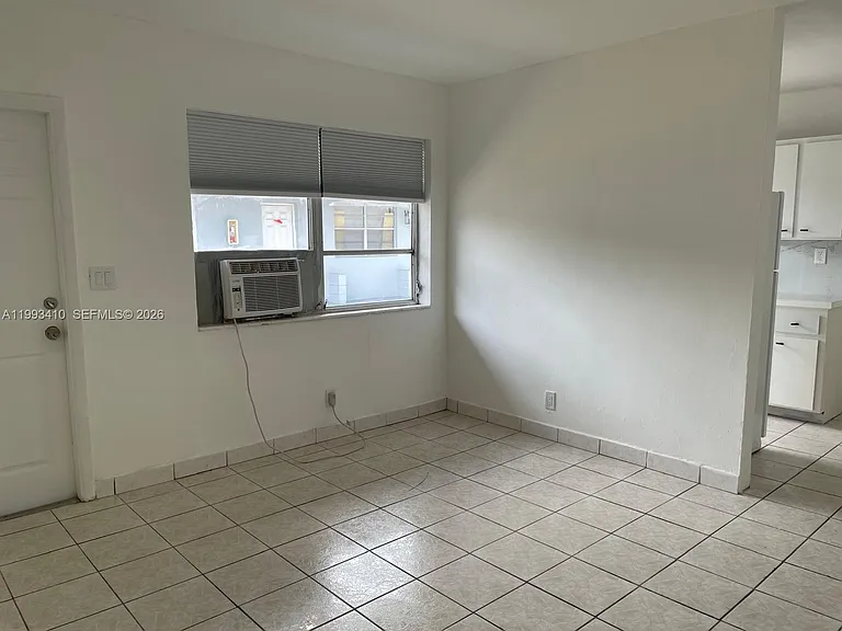 6025 Polk St #8 — Photo 6