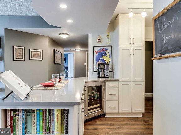 2nd image of 3800 Fairfax Dr APT 210