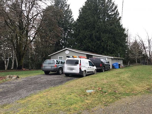 3rd image of 10112 Lookout Dr NW