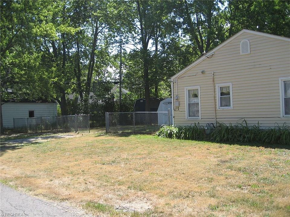 2nd image of 337 Dellwood Rd