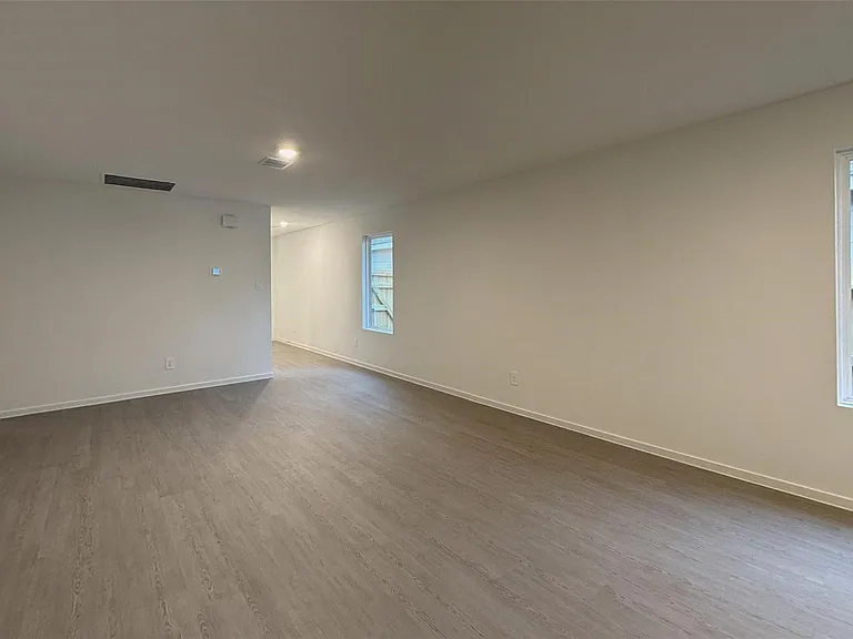 1439 Cactus Rose Dr — Photo 3