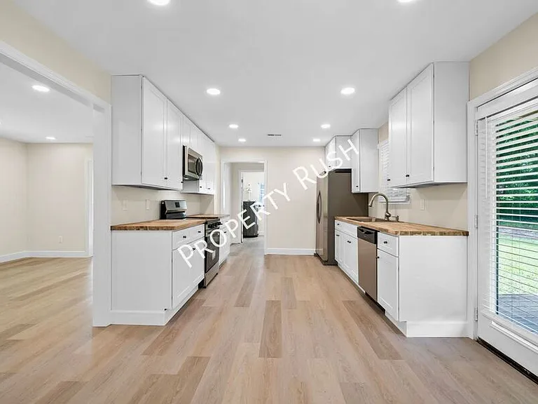 321 Whitmire Cir — Photo 10