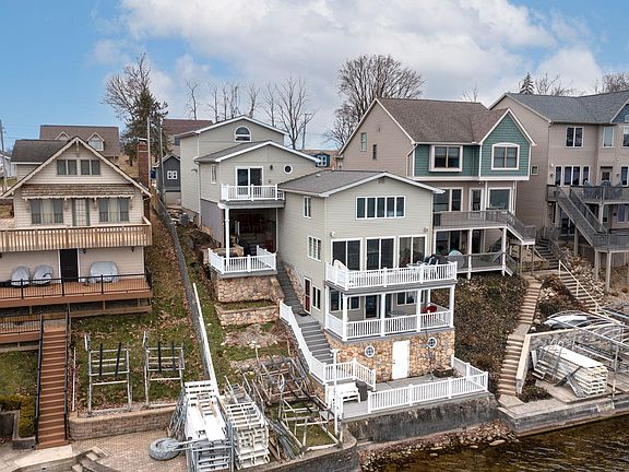 3rd image of 4036 E Forest Glen Ave