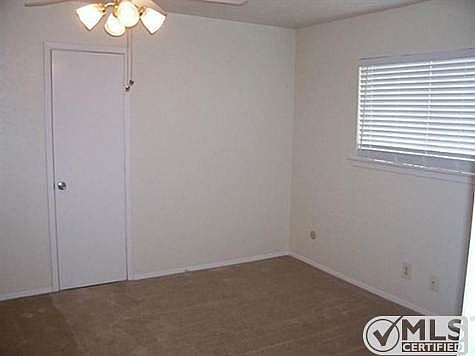 5th image of 812 Bullock Dr