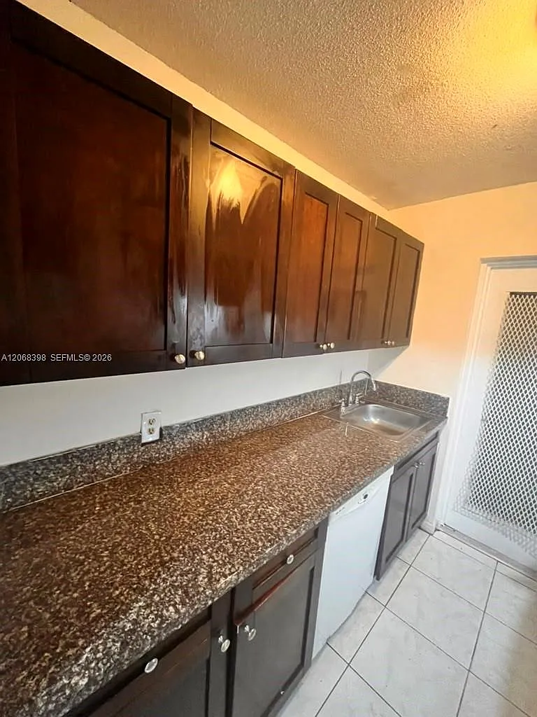 Golfview Arms Inc Condo — Photo 4