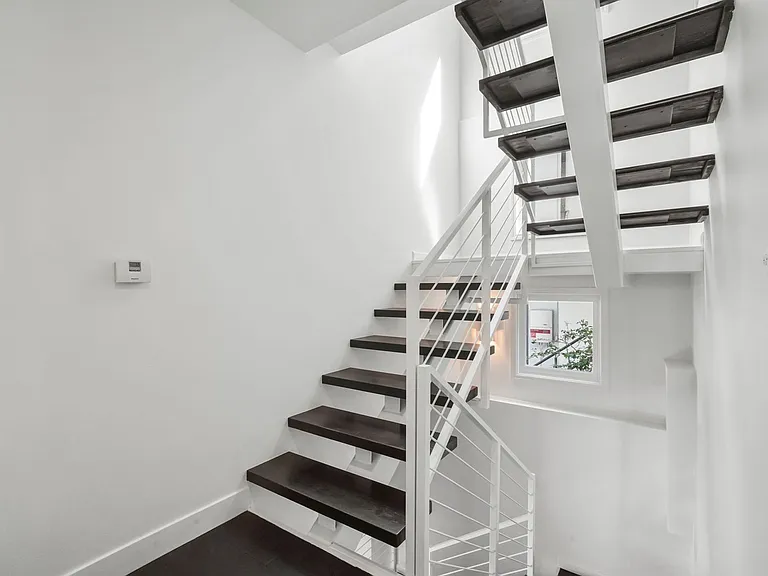 9842 Portola Dr — Photo 40