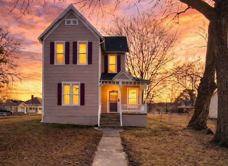 1st image of 900 S Greenwood Ave