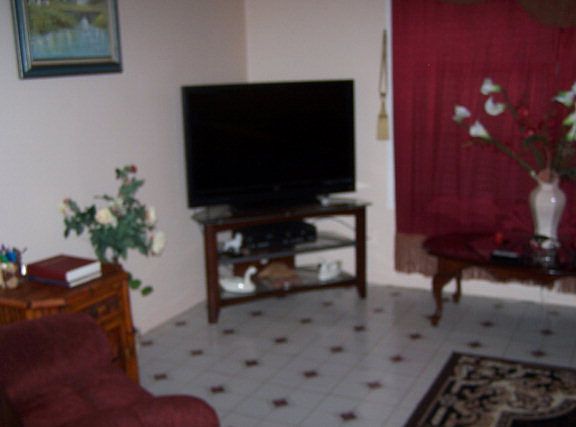 4th image of 820 W G Ave
