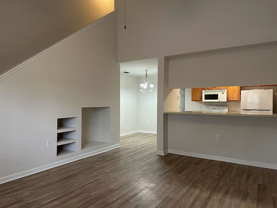 1st image of 2738 W Tharpe St APT 1506