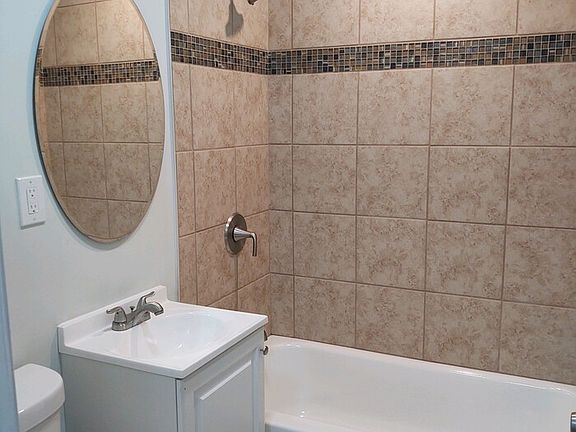 4th image of 2662 E 22nd Ave