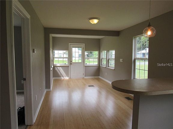 5th image of 1510 NE 55th St