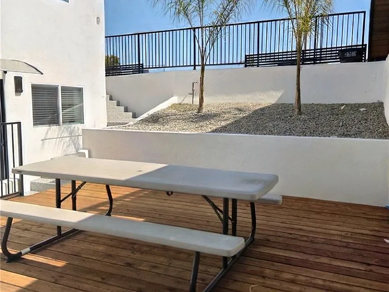 3931 E Cesar E Chavez Ave — Photo 10