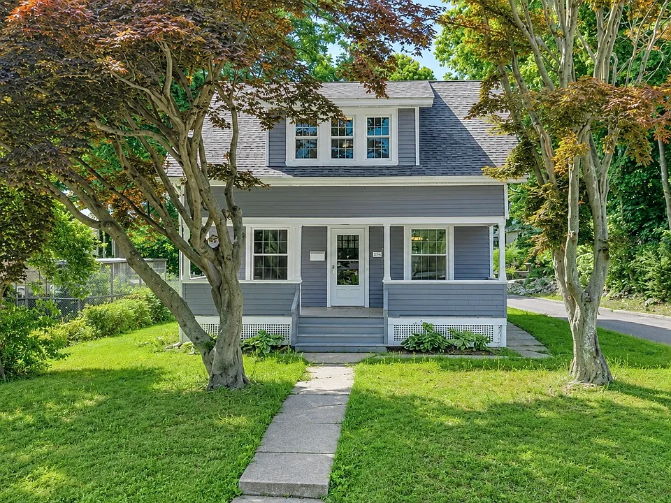 299 W Main St
