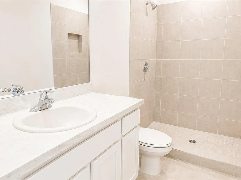 1381 NE 4th Ave #1381 — Photo 17